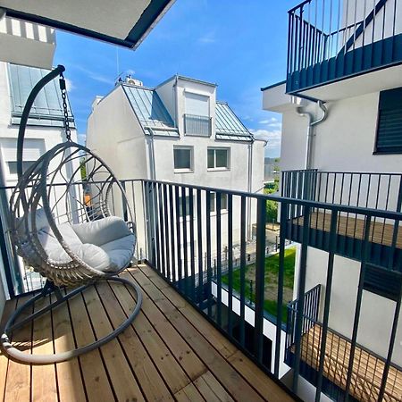 Modern Apartment With Balcony & Free Parking - Nearby Metro 비엔나 외부 사진
